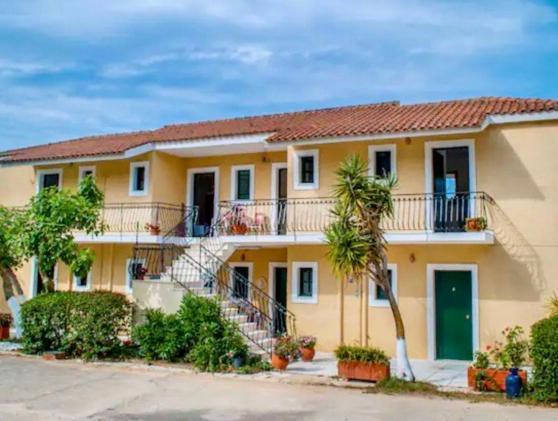 Lemon Tree Apartments B C 아르고스톨리온 외부 사진