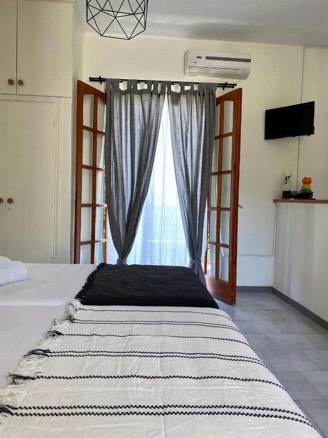 Lemon Tree Apartments B C 아르고스톨리온 외부 사진